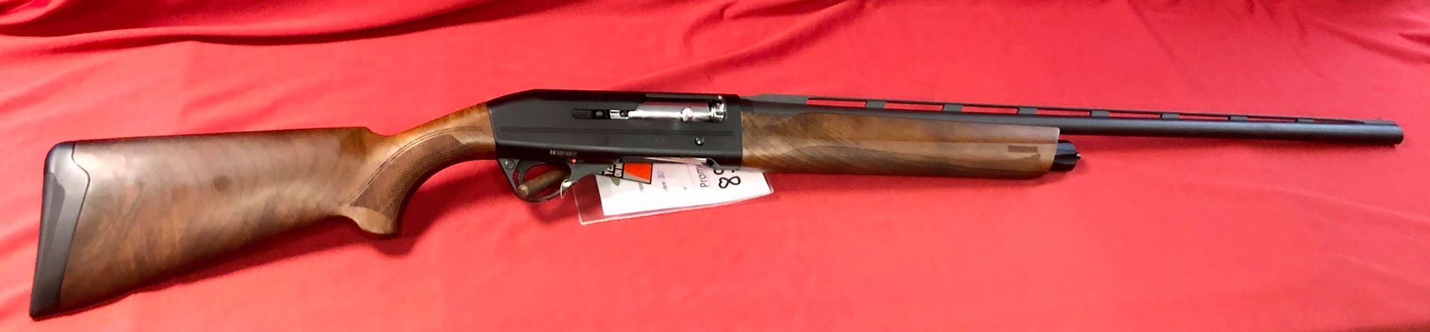 Fusil semi-automatique Franchi calibre 20/76 , chokes interchangeables , 
Longueur du canon: 71cm
Longueur de la crosse: 37cm