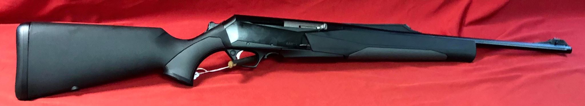 Browning Bar MK3 Composite , avec l'armeur séparé en calibre 30/06 ou 9.3x62 , canon fluté , chargeur fixe , fibre optique.